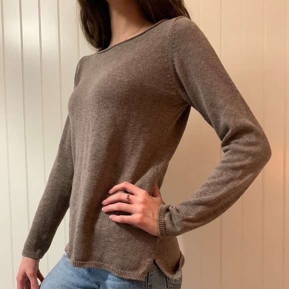 Women’s Scoop Neck Sweater - Picture 3 of 5